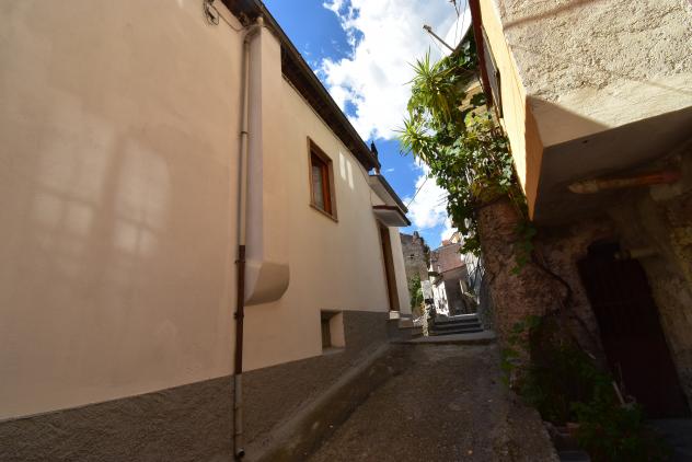 casa indipendente in vendita a Sala Consilina