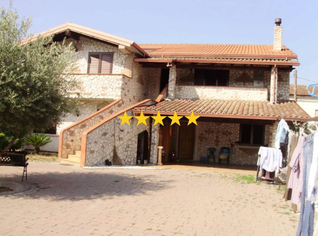 casa indipendente in vendita a Sala Consilina