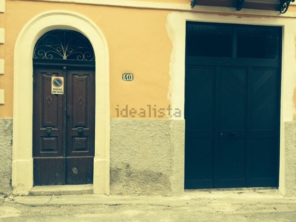 locale commerciale in vendita a Sala Consilina