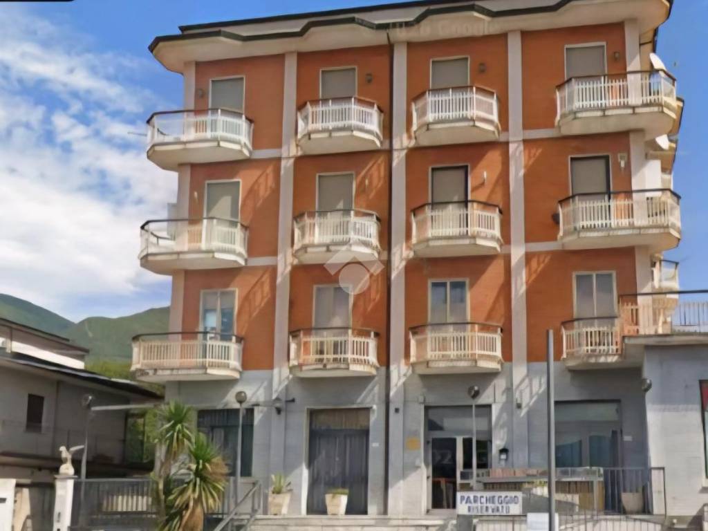 intera palazzina in vendita a Sala Consilina in zona Trinità