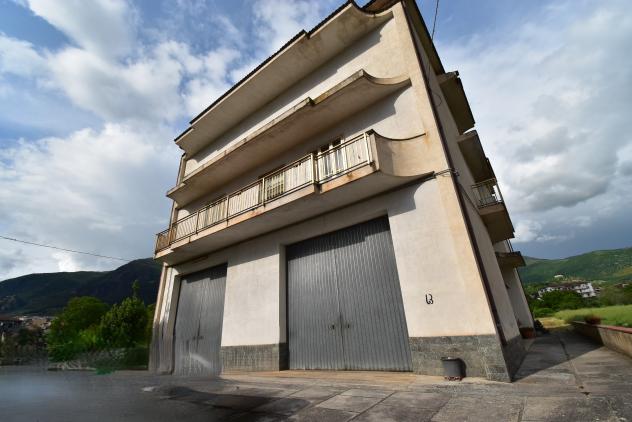 casa indipendente in vendita a Sala Consilina