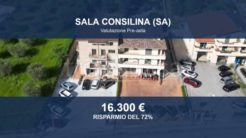 locale commerciale in vendita a Sala Consilina in zona Trinità