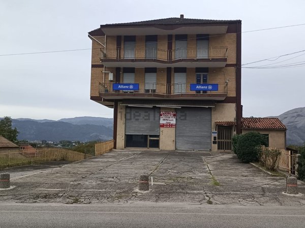 locale commerciale in vendita a Sala Consilina in zona Trinità