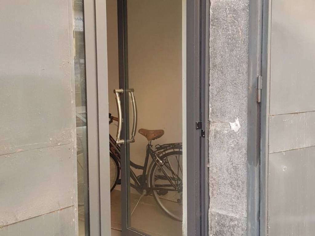 negozio in vendita a Salerno in zona Irno