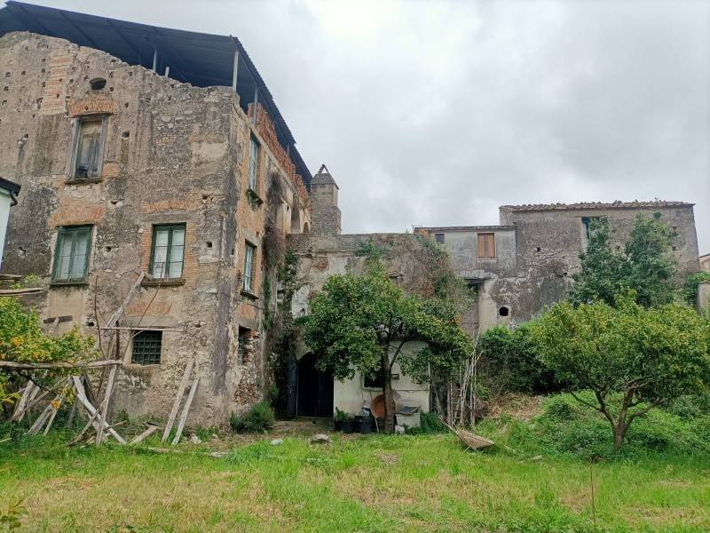 casa indipendente in vendita a Salerno in zona Ogliara