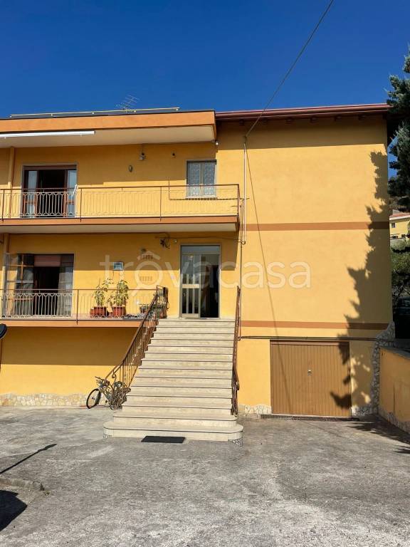 casa indipendente in vendita a Salerno in zona Giovi Altimare