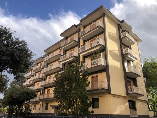 appartamento in vendita a Salerno in zona Mercatello