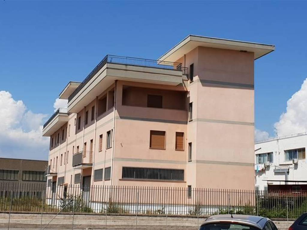 ufficio in vendita a Salerno in zona Zona Industriale