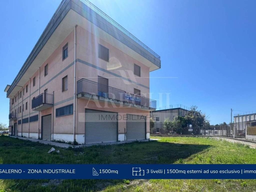 ufficio in vendita a Salerno in zona Zona Industriale