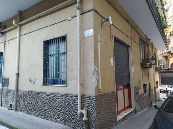 locale commerciale in vendita a Salerno