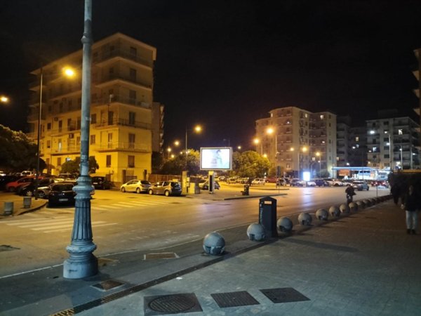 negozio in vendita a Salerno in zona Torrione