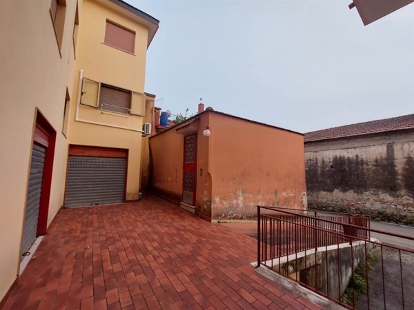 casa semindipendente in vendita a Salerno in zona Centro Città