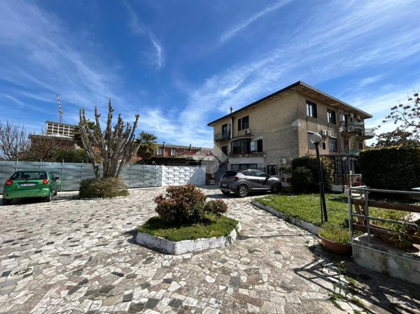 casa indipendente in vendita a Salerno in zona San Leonardo