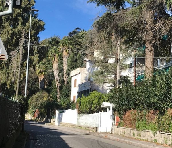 casa indipendente in vendita a Salerno in zona Sala Abbagnano