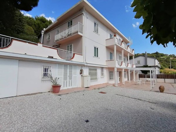 casa indipendente in vendita a Salerno in zona Irno