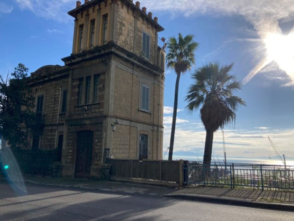 casa indipendente in vendita a Salerno