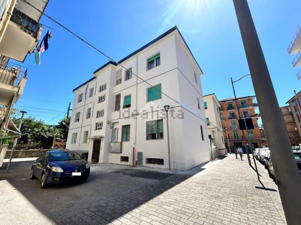 appartamento in vendita a Salerno in zona Pastena
