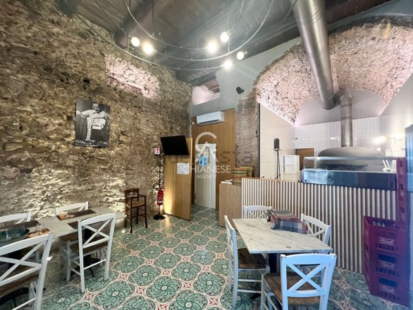 casa indipendente in vendita a Salerno in zona Centro Città
