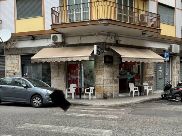 negozio in vendita a Salerno in zona Centro Città