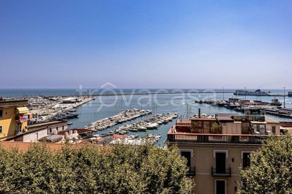 appartamento in vendita a Salerno in zona Porto