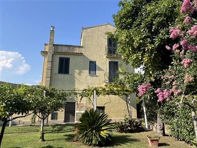 casa indipendente in vendita a Salerno