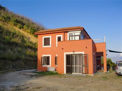 casa indipendente in vendita a Salerno