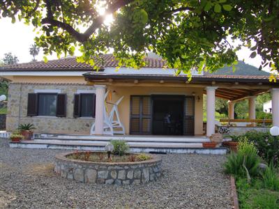 casa indipendente in vendita a Salerno