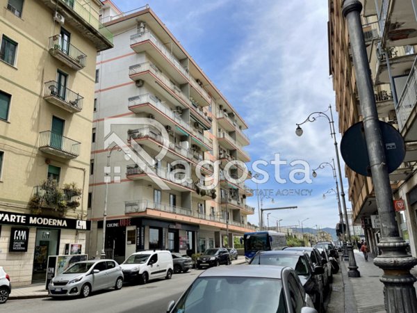 appartamento in vendita a Salerno in zona Centro Città