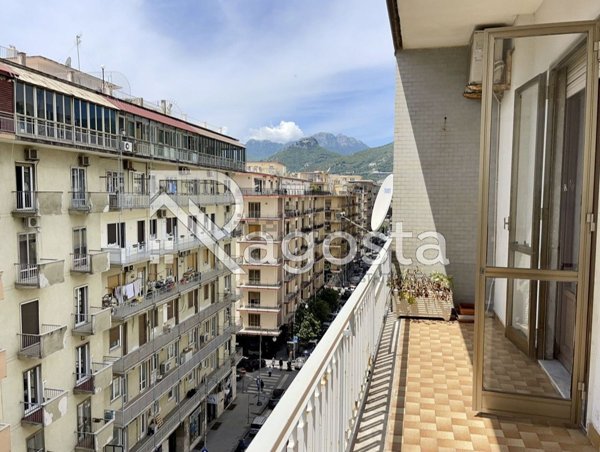 appartamento in vendita a Salerno in zona Centro Città