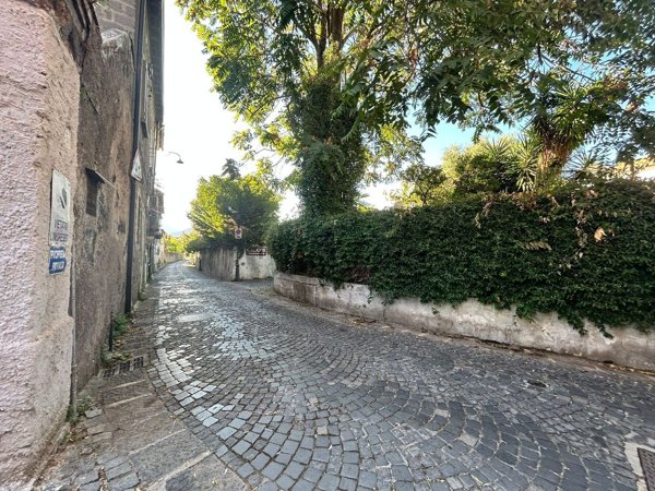 esavano in vendita a Salerno in zona Centro Città