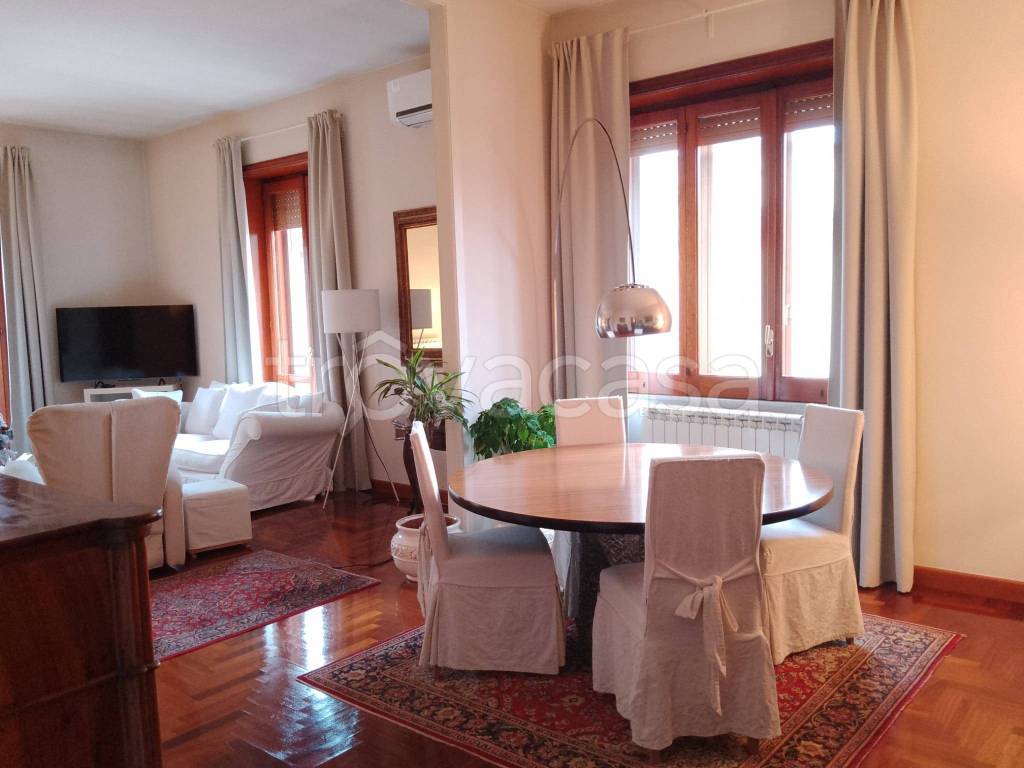 appartamento in vendita a Salerno in zona Centro Città
