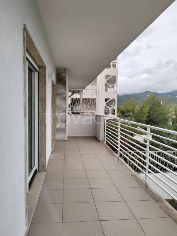 appartamento in vendita a Salerno in zona Brignano / Piezzo