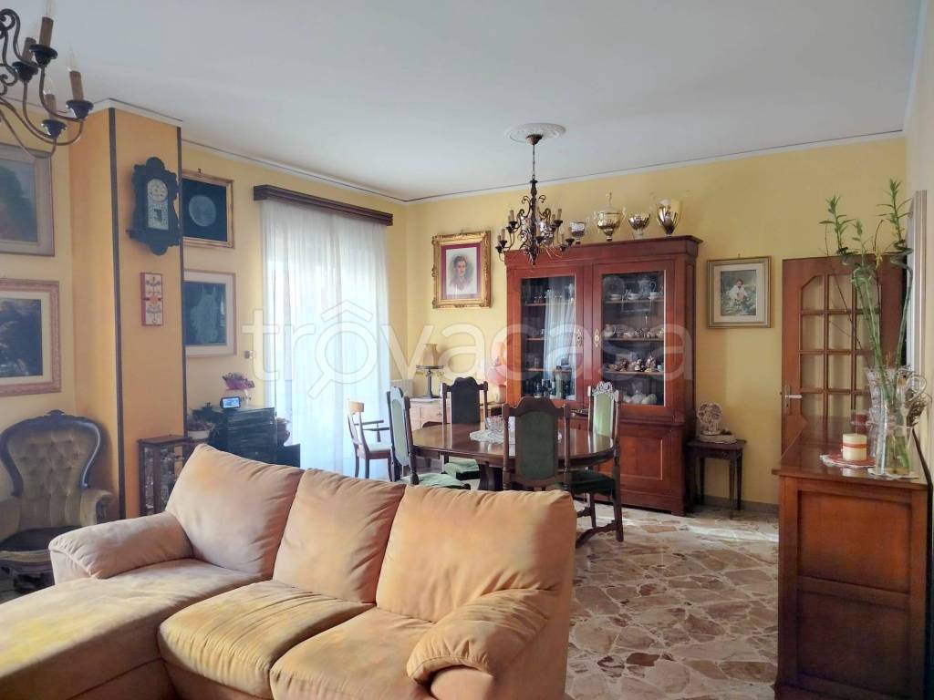 appartamento in vendita a Salerno in zona Gelsi Rossi
