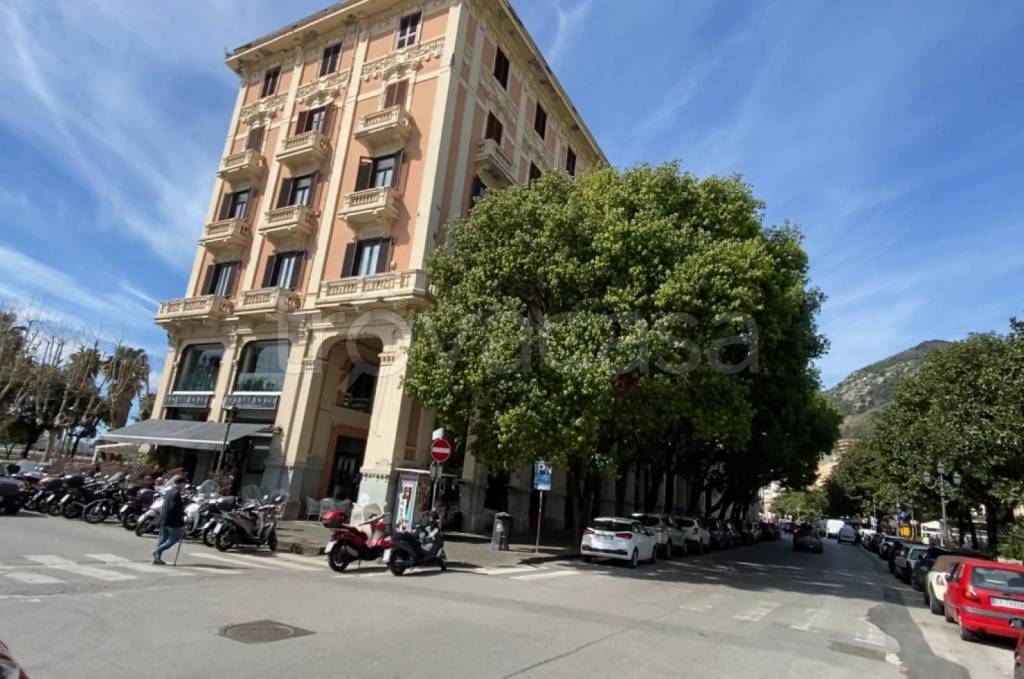 appartamento in vendita a Salerno in zona Centro Città