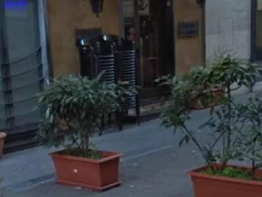 negozio in vendita a Salerno in zona Centro Città