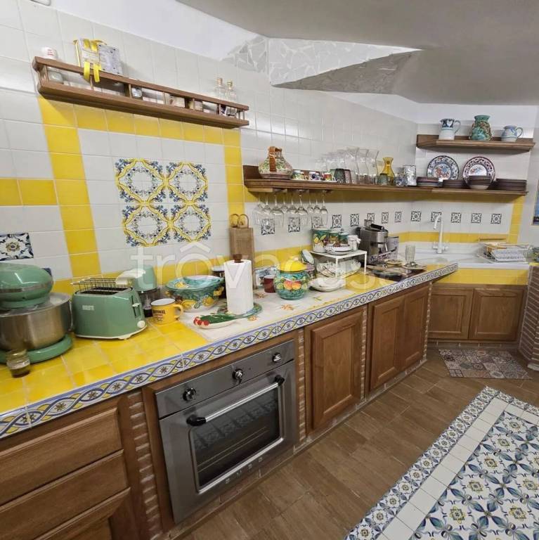 appartamento in vendita a Salerno in zona Centro Città