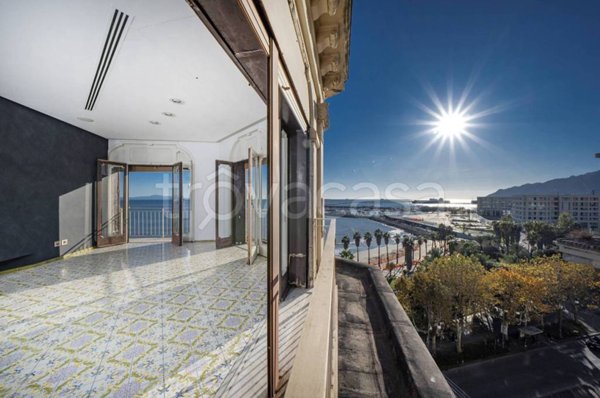 appartamento in vendita a Salerno in zona Centro Città