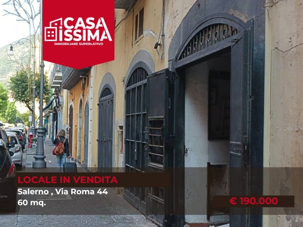 negozio in vendita a Salerno in zona Centro Città