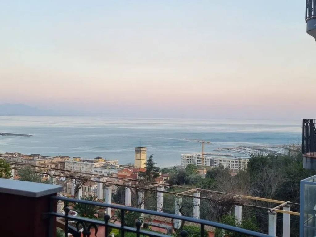 appartamento in vendita a Salerno in zona Centro Città