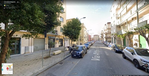 locale commerciale in vendita a Salerno