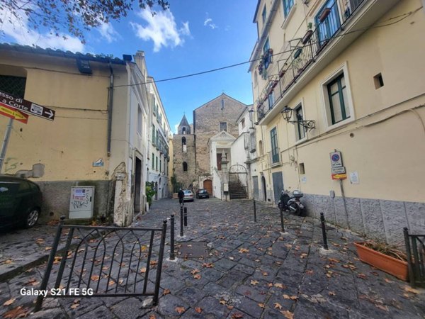 appartamento in vendita a Salerno in zona Centro Città