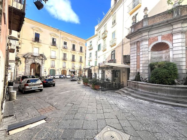 casa indipendente in vendita a Salerno in zona Centro Città