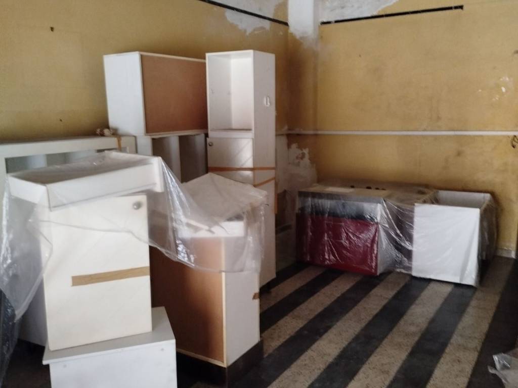negozio in vendita a Salerno in zona Irno