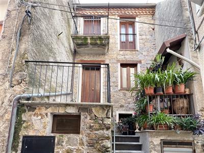 casa indipendente in vendita a Salerno in zona Centro Città