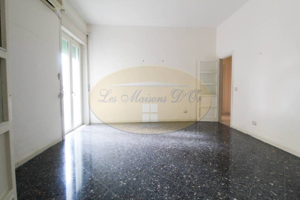 appartamento in vendita a Salerno in zona Centro Città