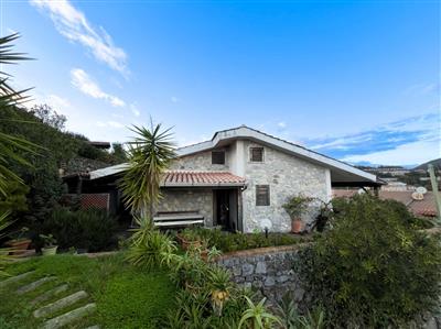 casa indipendente in vendita a Salerno