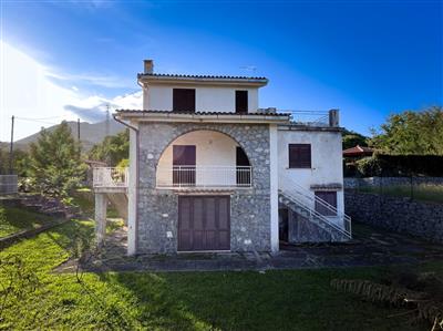 casa indipendente in vendita a Salerno