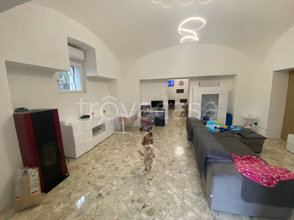 casa indipendente in vendita a Salerno in zona Zona Industriale