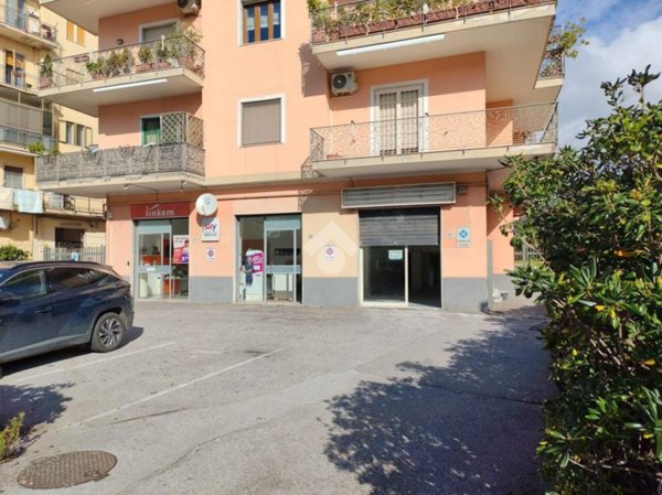 negozio in vendita a Salerno in zona San Leonardo