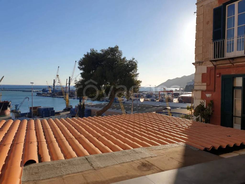 appartamento in vendita a Salerno in zona Centro Città